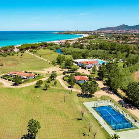 Resort Abbaia Ba Budoni Bagian luar foto