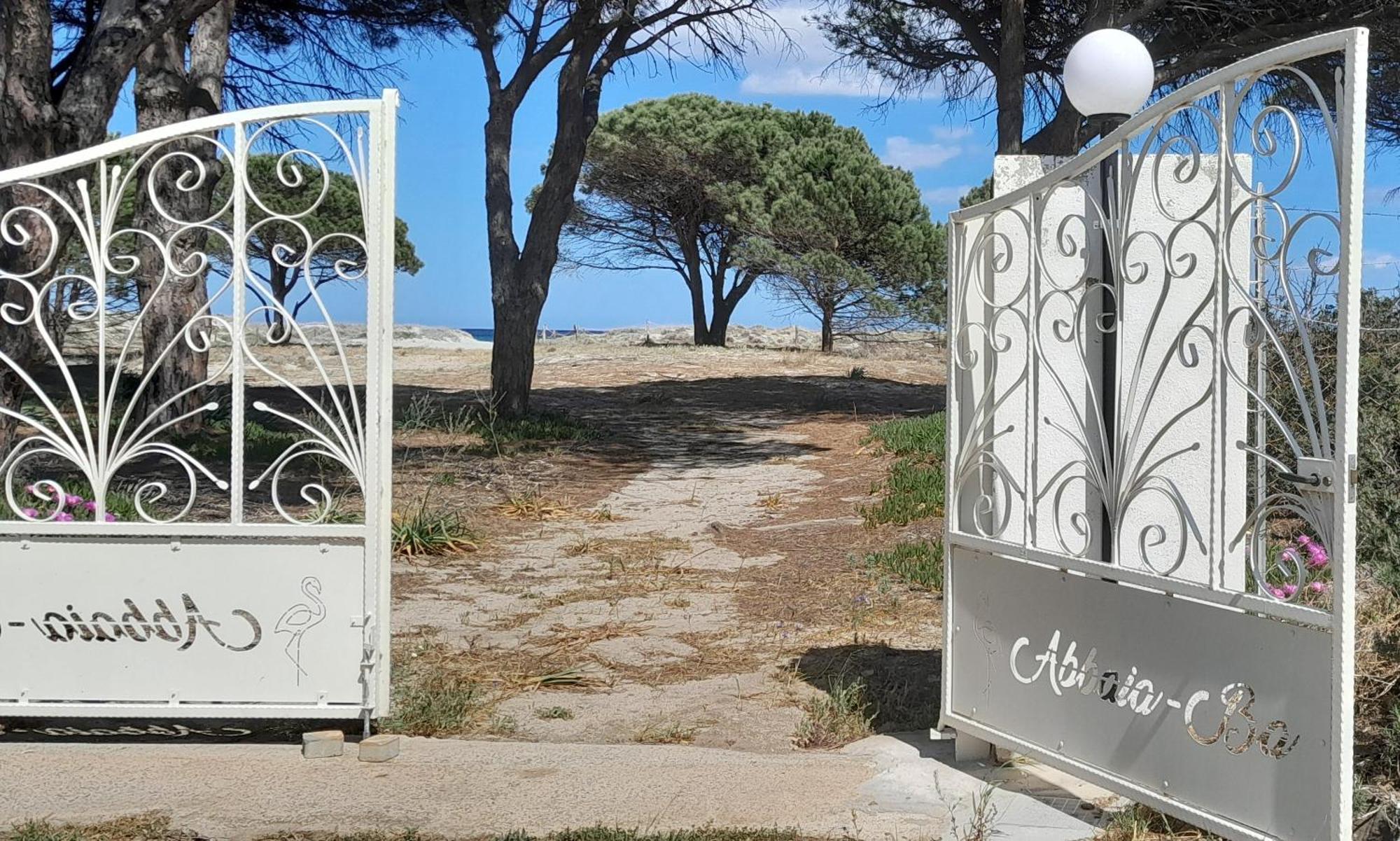 Resort Abbaia Ba Budoni Bagian luar foto